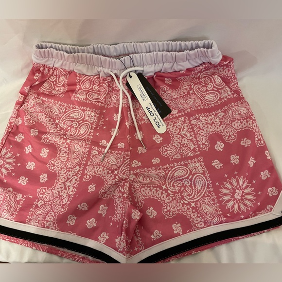 ROMWE Pants - Romwe pink bandana print shorts, Size Medium, BNWT